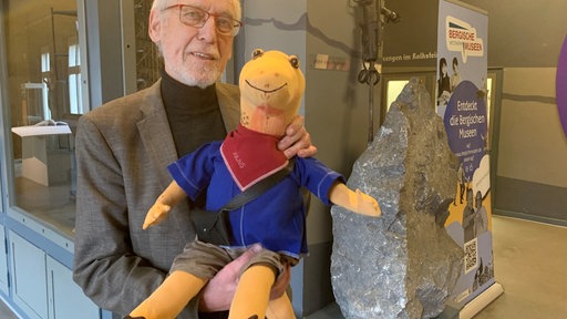 Eberhard Tiso, Trägerverein Niederbergisches Museum und Maskottchen "Julius", der Teichmolch