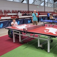 Johannes beim Tischtennis
