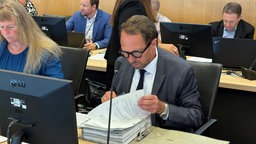 Zu sehen ist Leverkusens Oberbürgermeister Uwe Richrath.