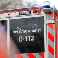 Blick auf Rückseite eines Rettungswagens (Symbolfoto)