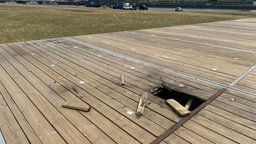 Außer dem Brandloch auf der Tribühne an der Feuerwerksstelle ist nicht mehr viel zu sehen