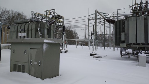 Umspannwerk im Schnee