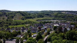 Eine Aufnahme von oben auf die Stadt Wiehl im Oberbergischen Kreis