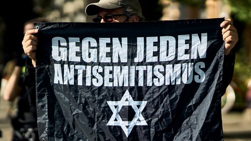 Fahne gegen Antisemitismus