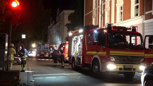 Einsatzkräfte der Feuerwehr beim Gasaustritt in Dortmund