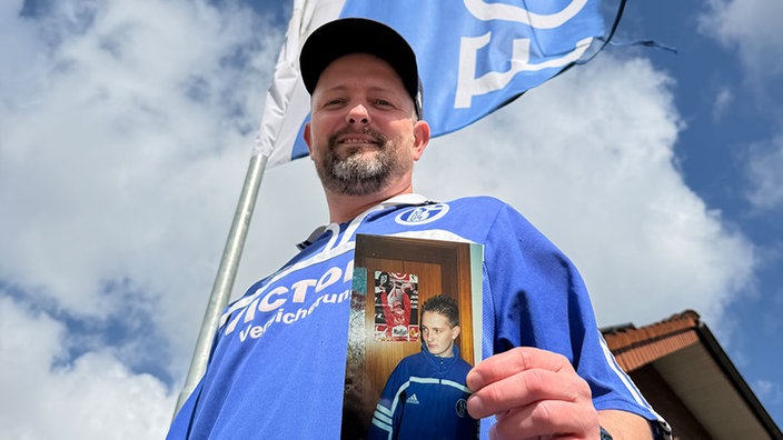 Schalke-Fans Horst und Dirk zur 25 Jahre "Meister der Herzen"