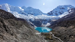 Der Gletschersee Palcacocha in Peru