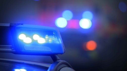 Auf dem Bild ist ein Blaulicht eines Einsatzwagens zu sehen