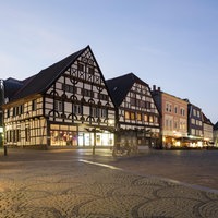 Fachwerkhäuser am Markt in Unna in der Abenddämmerung