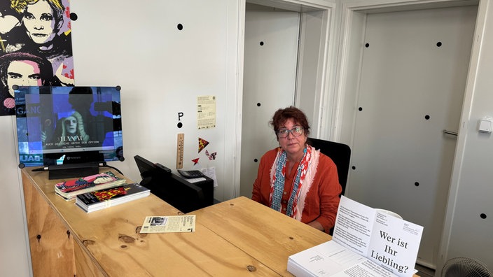 Vorübergehend im Container: Mitarbeiterin Claudia Gonzalez