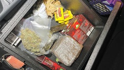 Auf dem Bild sind Funde zu sehen, die bei Razzien in Duisburg gefunden wurden.