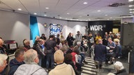 Menschen im WDR-Pop-Up-Studio