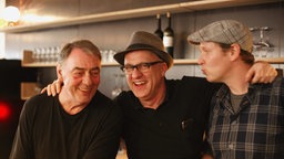 Team der Trinkhalle am Flöz in Gelsenkirchen mit Besitzer Tom Gawlig in der Mitte