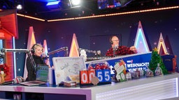 Sabine Heinrich und Thomas Bug moderieren beim WDR2 Weihnachtswunder