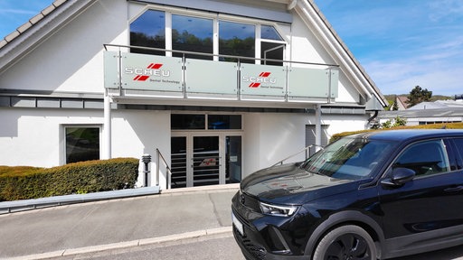 Der Eingang von Scheu-Dental in Iserlohn