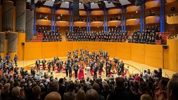 WDR Rundfunkchor auf der Bühne der Kölner Philharmonie