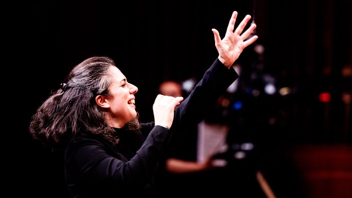 Marie Jacquot - Chefdirigentin des WDR Sinfonieorchesters