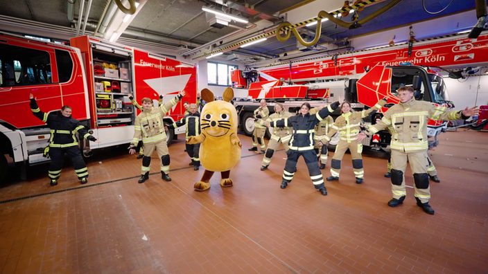 Die Maus tanzt gemeinsam mit der Feuerwehr Köln