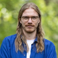 Simon Kaufmann arbeitet als Reporter und Producer für den WDR Bielefeld und das WDR-Digitalteam.