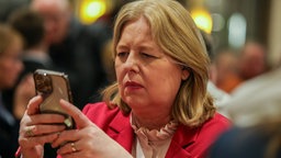SPD-Chefin und Bundesarbeitsministerin Bärbel Bas am Wahlabend in ihrer Heimatstadt Duisburg