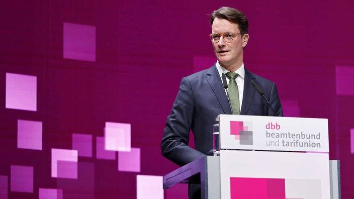 Hendrik Wüst spricht bei der DBB-Jahrestagung in Köln