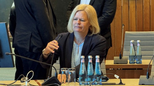 Nancy Faeser (am 09.08.2025) vor dem Parlamentarischen Untersuchungsausschuss zum Terror-Anschlag von Solingen