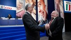 Jürgen Rüttgers und Norbert Blüm auf einem CDU-Landesparteitag im Jahr 2005, beide lachen