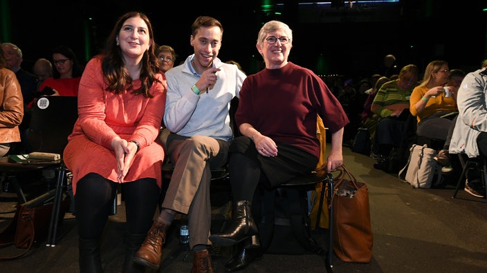 Yazgülü Zeybek, Tim Achtermeyer, Britta Haßelmann (v.l.n.r.)