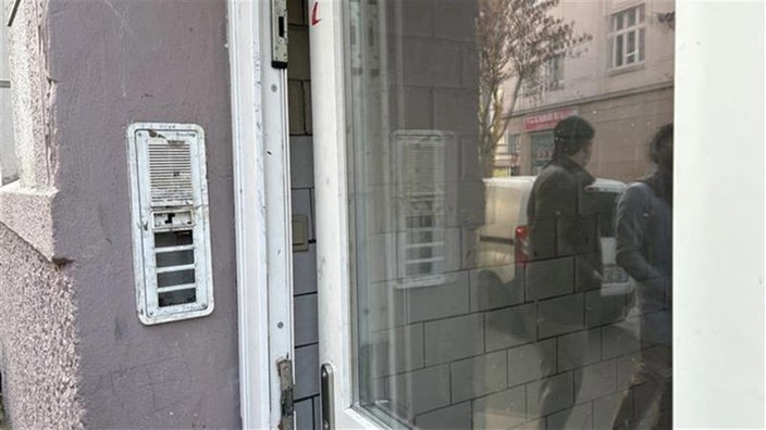 Hauseingang bei Kontrollaktion im Ruhrgebiet
