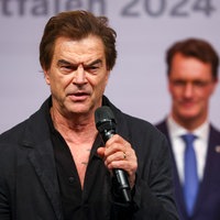 Tote-Hosen-Sänger Campino bei der Staatspreisverleihung (im Hintergrund Ministerpräsident Wüst)