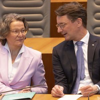 Ina Scharrenbach (CDU) und Hendrik Wüst (CDU)
