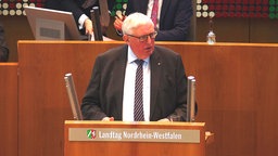 NRW Gesundheitsminister Karl-Josef Laumann (CDU) bei Aktueller Stunde zum Hausärztemangel