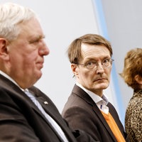 Anfang Januar 2023: NRW-Gesundheitsminister Laumann, Bundesminister Lauterbach und Daniela Behrens (l-r), Sozialministerin Niedersachsens