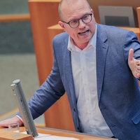 Jochen Ott, Vorsitzender der SPD-Fraktion in Nordrhein-Westfalen und Oppositionsführer, spricht im Plenum des Landtags