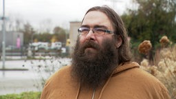 Paketzusteller Tobias im Gespräch mit dem WDR
