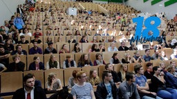 Studienstart an der Hochschule Rhein-Waal  mit einem vollen Hörsaal