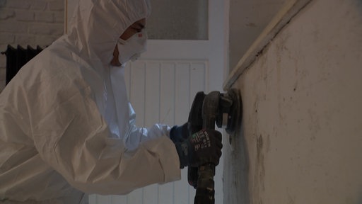 Neue Gefahrstoffverordnung bringt Handwerk in Not - Handwerker bei der Arbeit