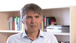Prof. Dr. Christoph Weber von der Universität Duisburg-Essen