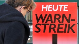 Streikschilder an einer Schule