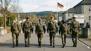 Wird in Deutschland die Wehrpflicht für Männer und Frauen wieder eingeführt?