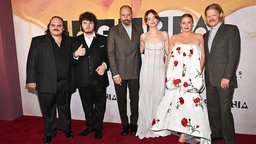 Yorgos Lanthimos und Filmteam "Bugonia"