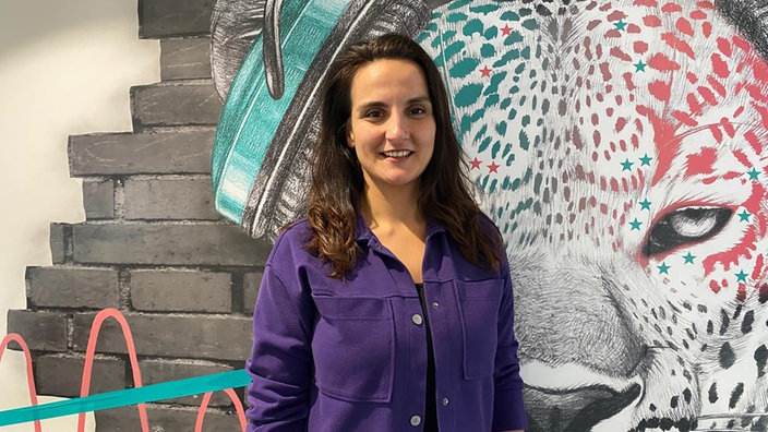 Burçin Keskin Köln doğumlu bir soprano ve oyuncu.