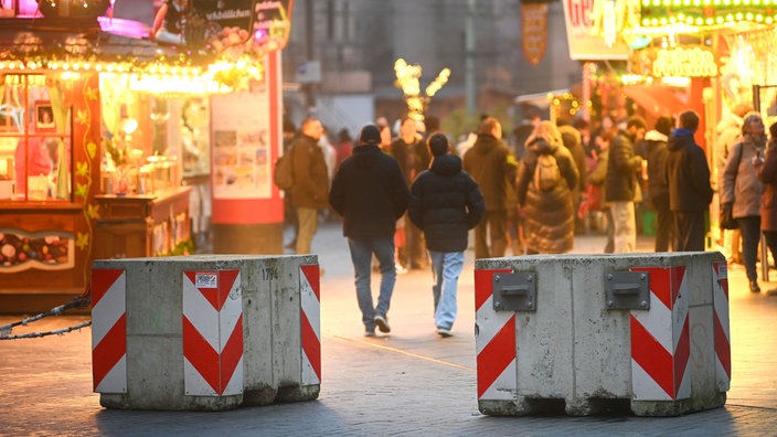 Betonski blokovi na uluzu na Weihnachtsmarkt