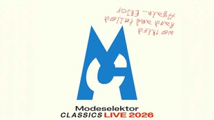 Logo zur Konzertreihe von Modeselektor: Blaues M mit einem gebrochenen C in der Mitte; drunter der Schriftzug Modeselektor - Classics Live 2026; oben handschriftlich "We tried hard and failed again… enjoy!"