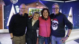 Die vier WDR 2 Moderatoreninnen und Moderatoren Steffi Neu, Sabine Heinrich, Jan Malte Andresen und Thomas Bug ziehen in das Glashaus auf dem Burgplatz in Essen ein 