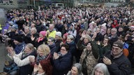 WDR 2 Weihnachtswunder in Essen (13.12.2025) - Zuschauer auf dem Burgplatz