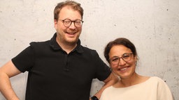 Maxi Gstettenbauer mit WDR 2 Moderatorin Katharina te Uhle