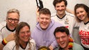 Die Band Druckluft bei ihrem Besuch im WDR 2 Studio  mit dem WDR 2 Frühteam Jan Malte Andresen und Conny Raupold (links)