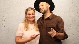 Max Mutzke mit WDR 2 Moderatorin Johanna Horn