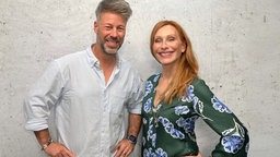 Andrea Sawatzki mit WDR 2 Moderator Johannes Simon